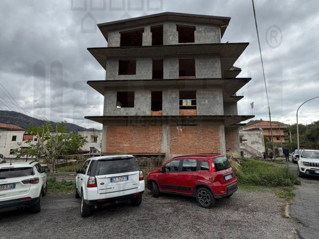 Appartamento in vendita di 700 m² in Via Roma