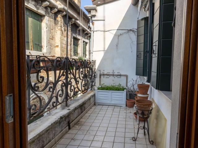 Appartamento in vendita di 70 m² in Calle Longa Santa Maria Formosa, 5174