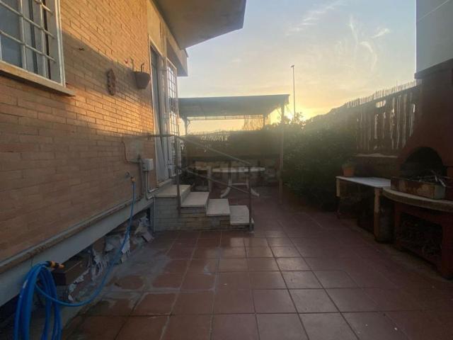 Appartamento in vendita di 70 m² in Lungomare degli Ardeatini, 426