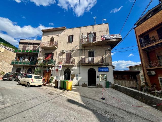 Appartamento in vendita di 70 m² in Piazza Vittorio Veneto, 12