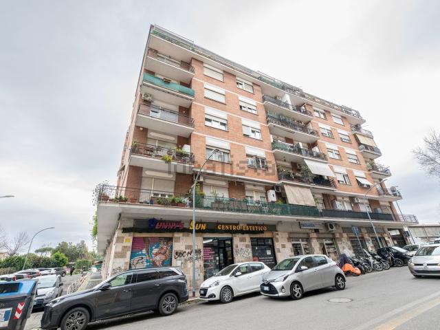 Appartamento in vendita di 70 m² in Piazza Baldassarre Avanzini, 75