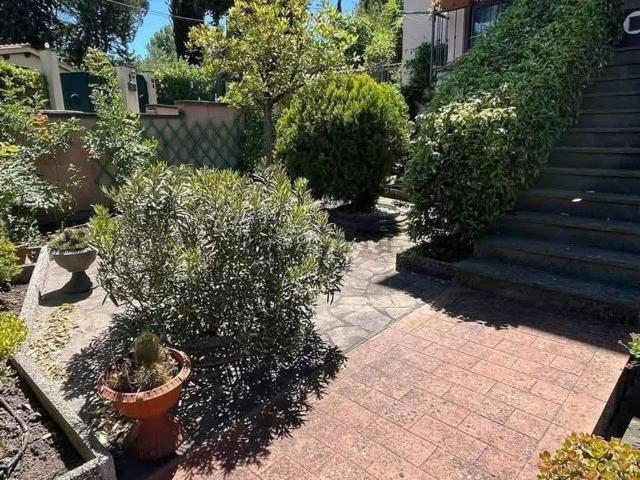 Appartamento in vendita di 70 m² in Strada Provinciale dei Tre Comuni, 40