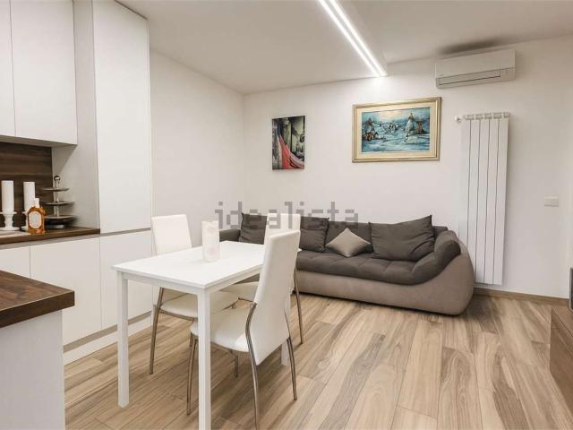 Appartamento in vendita di 70 m² in Via Tito Azzolini
