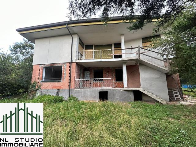 Appartamento in vendita di 70 m² in Via Angera
