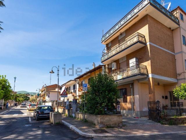 Appartamento in vendita di 70 m² in Via Antonio Cantore, 24