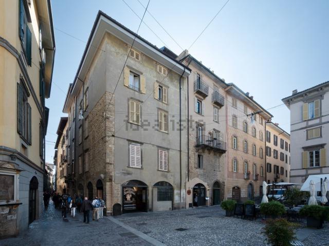 Appartamento in vendita di 70 m² in Via Bartolomeo Colleoni, 40