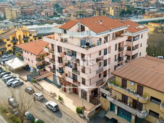 Appartamento in vendita di 70 m² in Via Borghesiana, 400