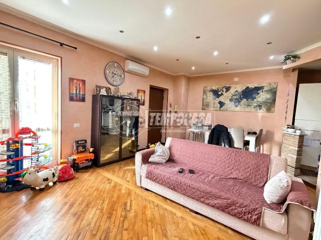 Appartamento in vendita di 70 m² in Via Cairate, 86