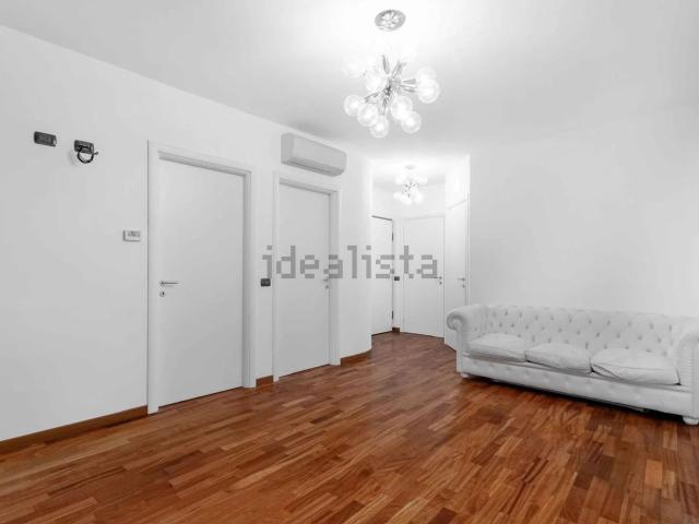 Appartamento in vendita di 70 m² in Via Cenisio, 46