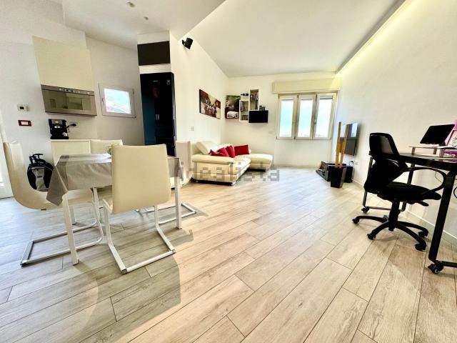 Appartamento in vendita di 70 m² in Via Cenisio, 5