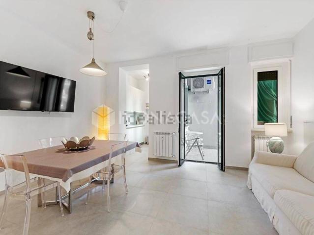 Appartamento in vendita di 70 m² in Via Cenisio, 87