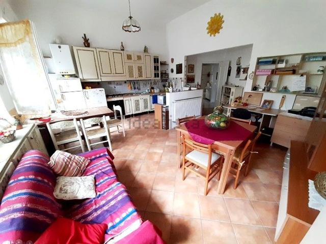 Appartamento in vendita di 70 m² in Via Contrada