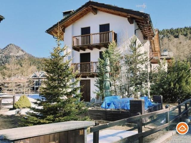 Appartamento in vendita di 70 m² in Via Colle di Joux, 3
