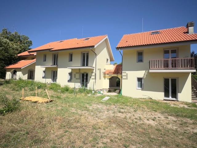 Appartamento in vendita di 70 m² in Via della Colonia