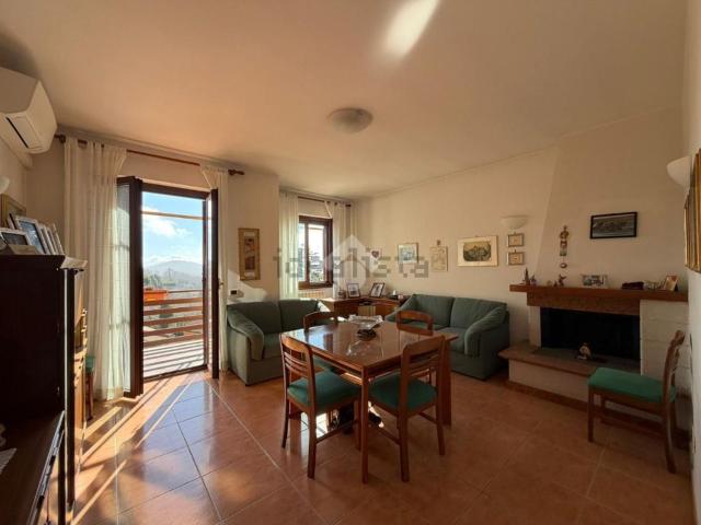Appartamento in vendita di 70 m² in Via della Rocca, 108