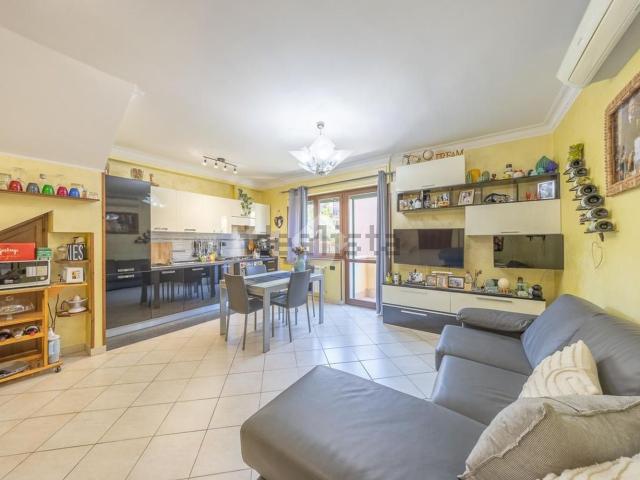 Appartamento in vendita di 70 m² in Via di Lunghezza, 1