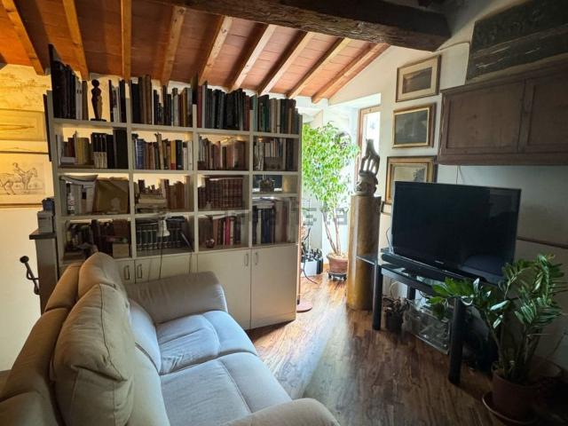 Appartamento in vendita di 70 m² in Via di Rosano, 190