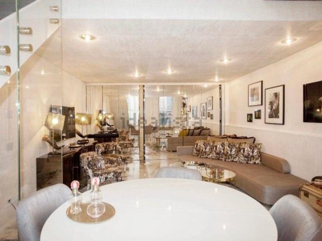 Appartamento in vendita di 70 m² in Via Emilio Cornalia