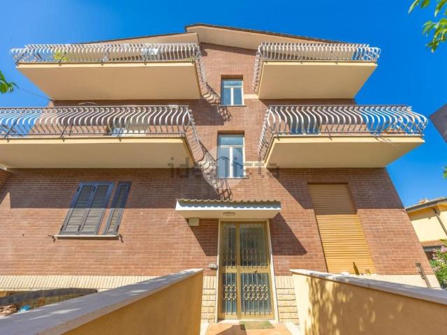 Appartamento in vendita di 70 m² in Via Frontone, 1