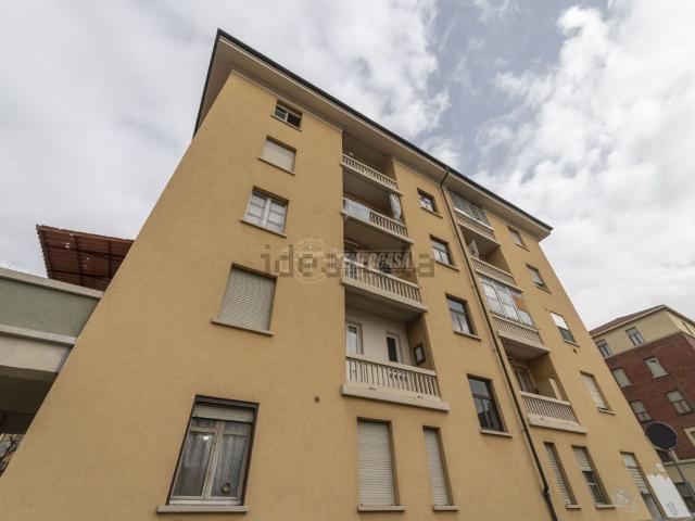 Appartamento in vendita di 70 m² in Via Giacomo Dina, 52