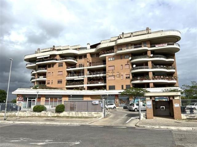 Appartamento in vendita di 70 m² in Via Giacomo Peroni