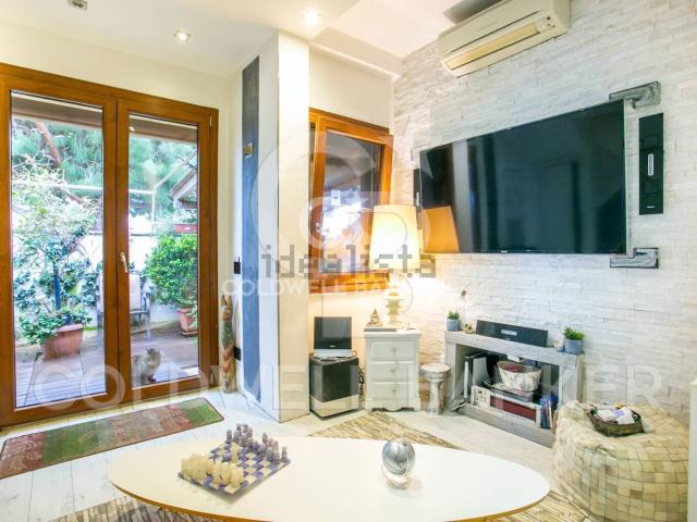 Appartamento in vendita di 70 m² in Via Giulio Cesare, 35