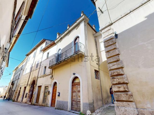Appartamento in vendita di 70 m² in Via Giuseppe Garibaldi, 69
