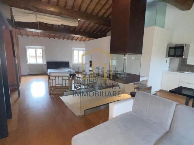 Appartamento in vendita di 70 m² in Via Gracco del Secco, 53034