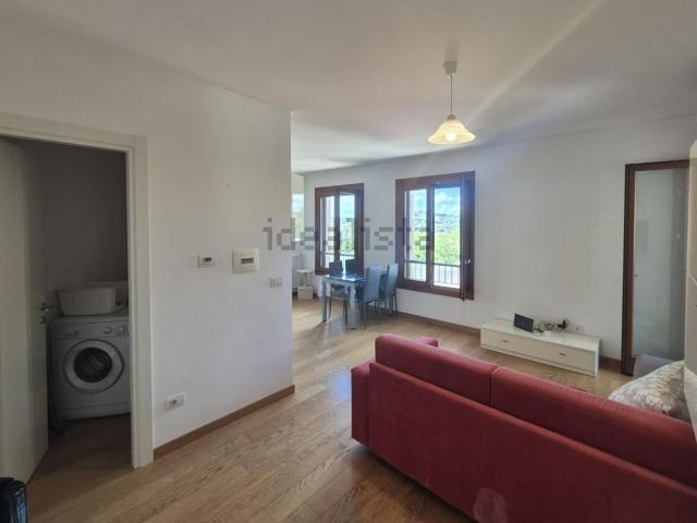 Appartamento in vendita di 70 m² in Via Lippo Memmi, 53100