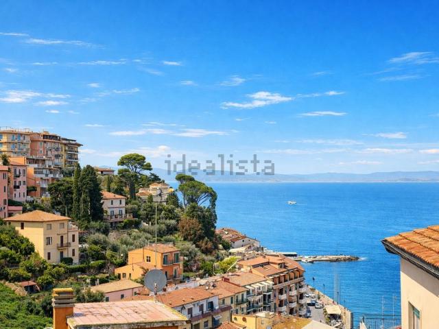 Appartamento in vendita di 70 m² in Via Martiri D&apos Ungheria