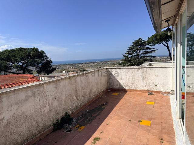 Appartamento in vendita di 70 m² in Via Montenuovo Licola Patria, 138