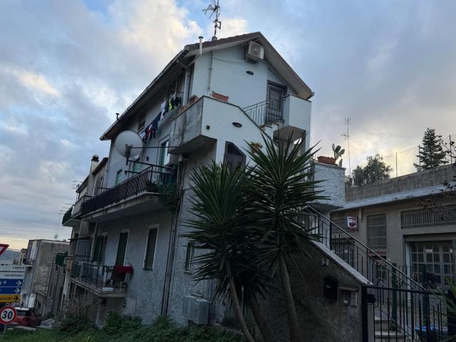 Appartamento in vendita di 70 m² in Via Pratolungo, 2
