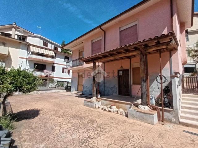 Appartamento in vendita di 70 m² in Via San Francesco D&apos Assisi, 119