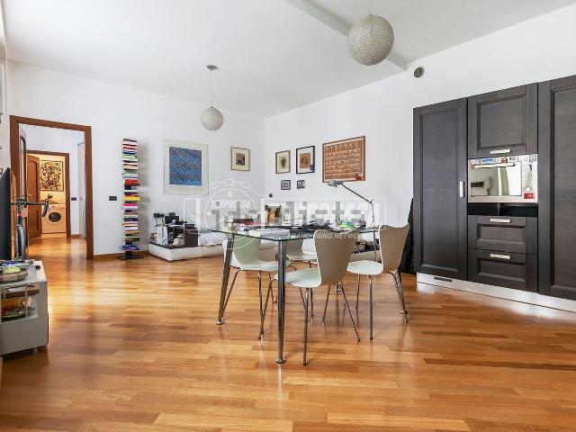 Appartamento in vendita di 70 m² in Via Savona, 11