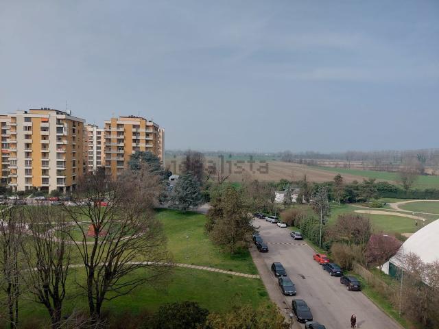 Appartamento in vendita di 70 m² in Via Sporting Mirasole, 25
