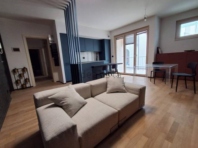 Appartamento in vendita di 70 m² in Viale Nicolò Persichetti, 42