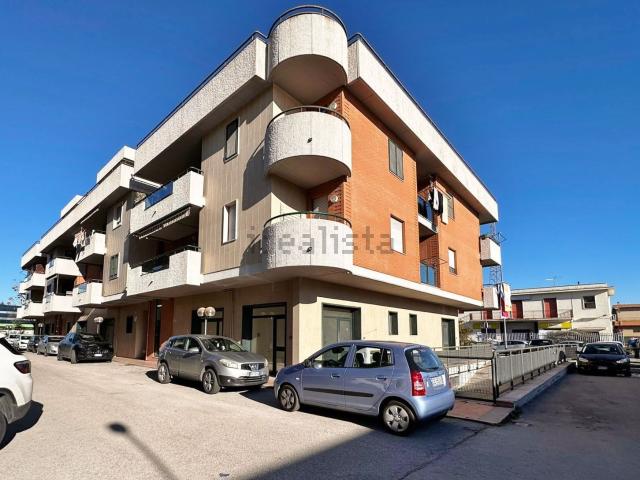 Appartamento in vendita di 70 m² in Viale degli Artigiani, 50