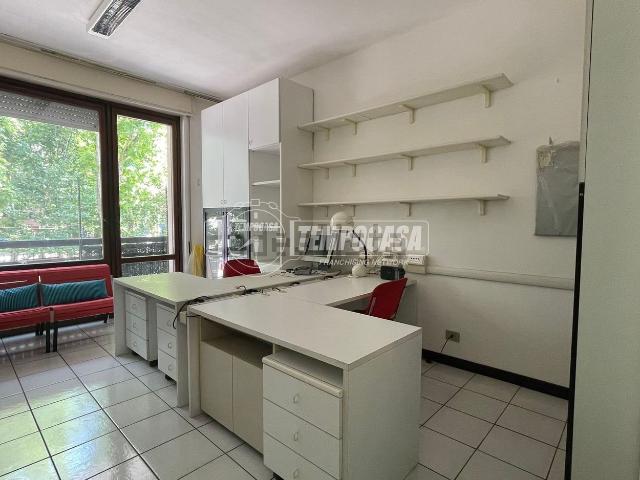 Appartamento in vendita di 70 m² in Viale delle Rimembranze di Lambrate, 9