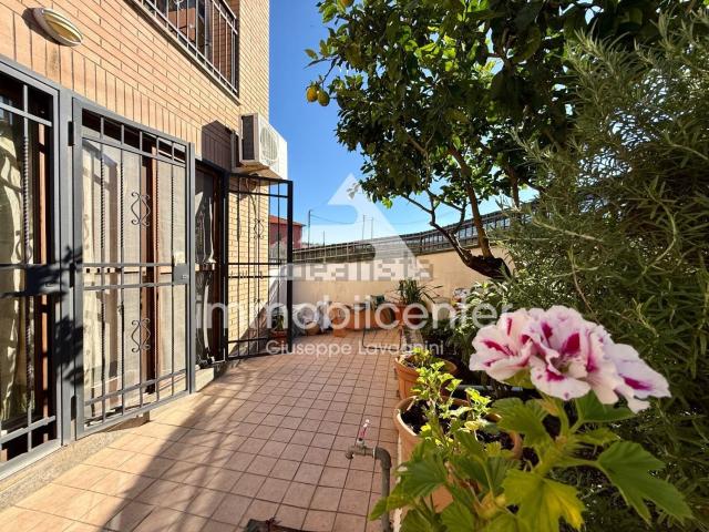 Appartamento in vendita di 71 m² in Via Tor Paluzzi, 136