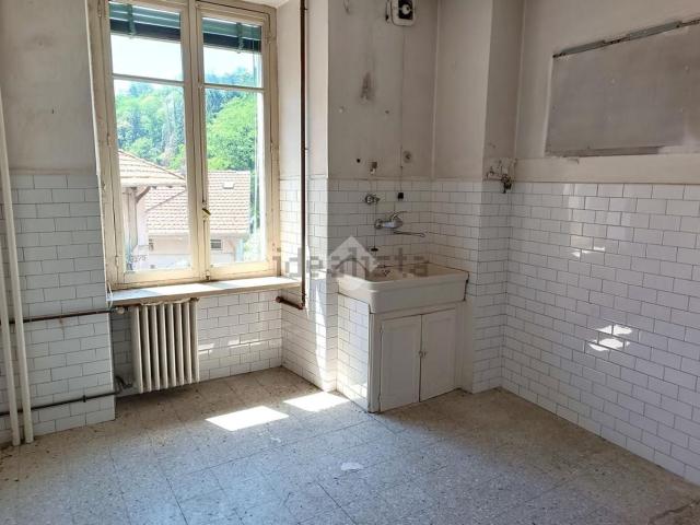 Appartamento in vendita di 71 m² in Via Batur