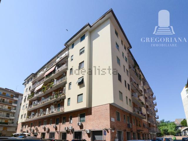 Appartamento in vendita di 71 m² in Via Bonifacio VIII, 22