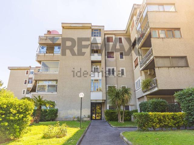 Appartamento in vendita di 71 m² in Via Cino del Duca, 71
