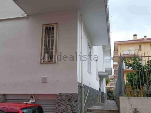 Appartamento in vendita di 71 m² in Via del Colle