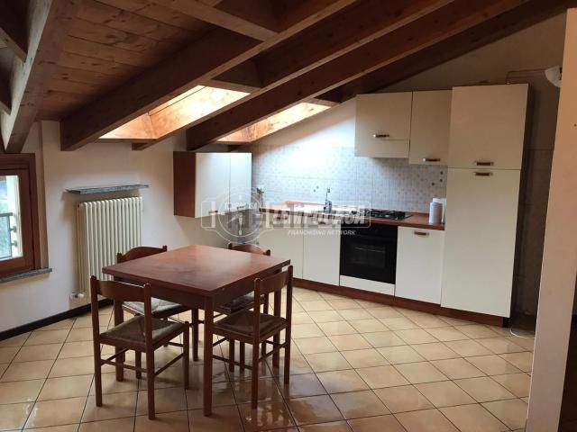 Appartamento in vendita di 71 m² in Via del Lucino, 4