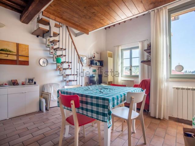 Appartamento in vendita di 71 m² in Via del Poggio