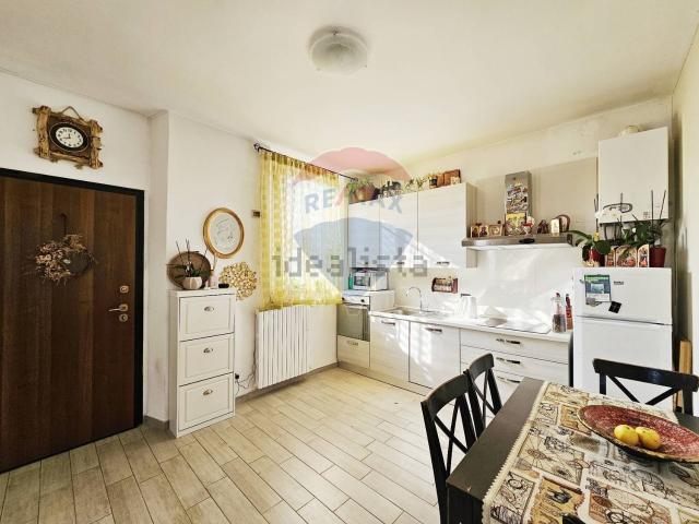 Appartamento in vendita di 71 m² in Via Federico Confalonieri, 42