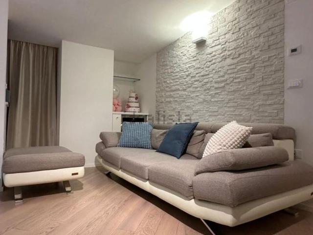 Appartamento in vendita di 71 m² in Via Fiorello la Guardia, 11