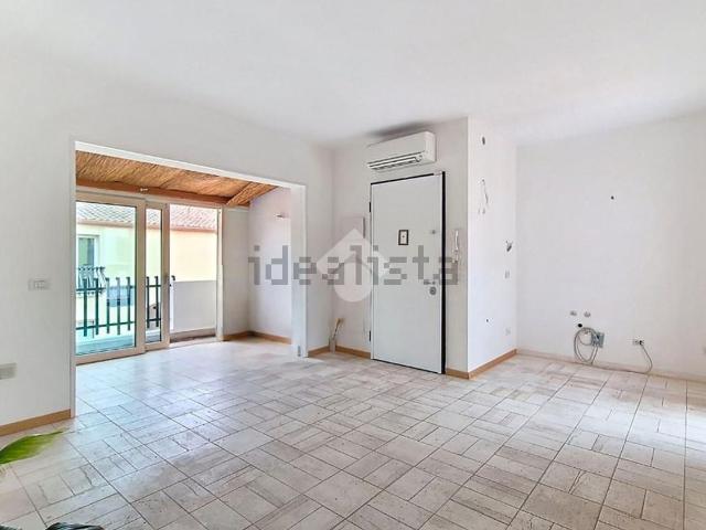 Appartamento in vendita di 71 m² in Via l&apos Aldiola