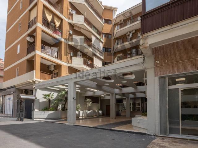 Appartamento in vendita di 71 m² in Via Pitia, 36