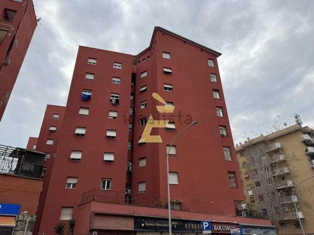 Appartamento in vendita di 71 m² in Via Ponzio Cominio, 42